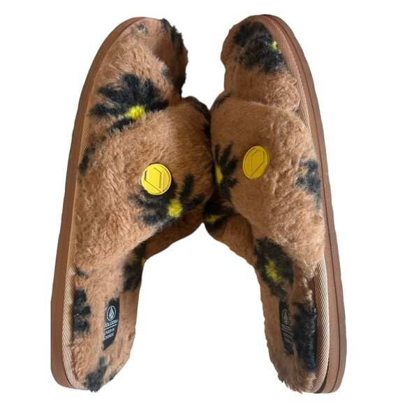 Volcom Lived in Lounge Woman's Slippers Slides Brown Soft Faux Fur Daisies Sz 8? - Picture 9 of 14